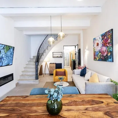 Modern Maltese Townhouse With Jacuzzi By The Sea Sliema
