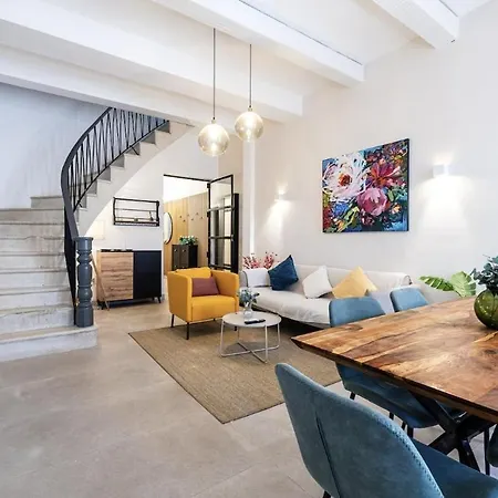 Modern Maltese Townhouse With Jacuzzi By The Sea Sliema