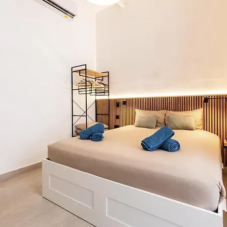 Modern Maltese Townhouse With Jacuzzi By The Sea Nyaraló Sliema