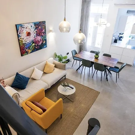 Modern Maltese Townhouse With Jacuzzi By The Sea Nyaraló Sliema